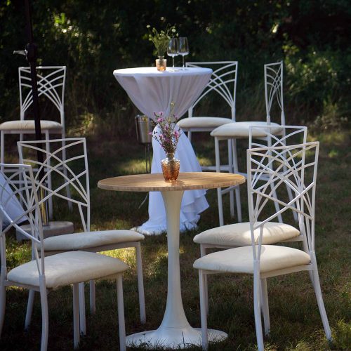 Elegante bisztróasztal kávézóasztal bérlés